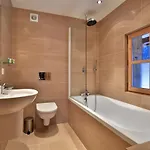 Cristalliers - 5 Bedroom Luxury In With Log Fire And Hot Tub *