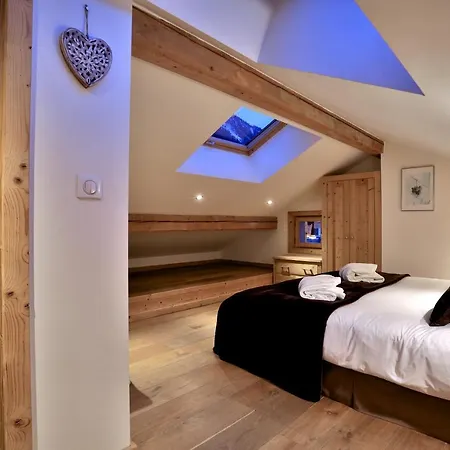 Cristalliers - 5 Bedroom Luxury In With Log Fire And Hot Tub Chalet Chamonix