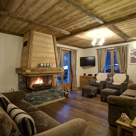 Cristalliers - 5 Bedroom Luxury In With Log Fire And Hot Tub