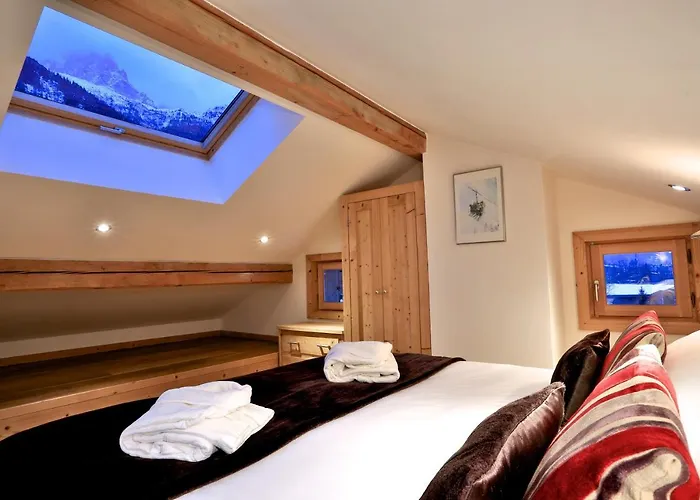 Chalet Cristalliers - 5 Bedroom Luxury In With Log Fire And Hot Tub