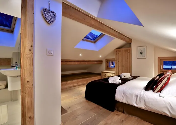 Cristalliers - 5 Bedroom Luxury In With Log Fire And Hot Tub Chalet Chamonix