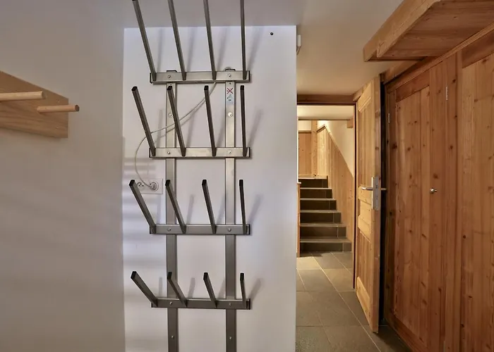 Cristalliers - 5 Bedroom Luxury In With Log Fire And Hot Tub Chalet Chamonix