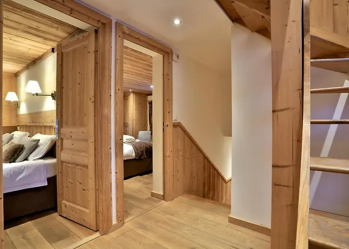 Cristalliers - 5 Bedroom Luxury In With Log Fire And Hot Tub Chalet