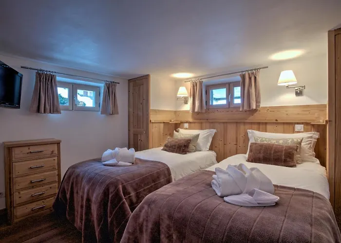 Cristalliers - 5 Bedroom Luxury In With Log Fire And Hot Tub *