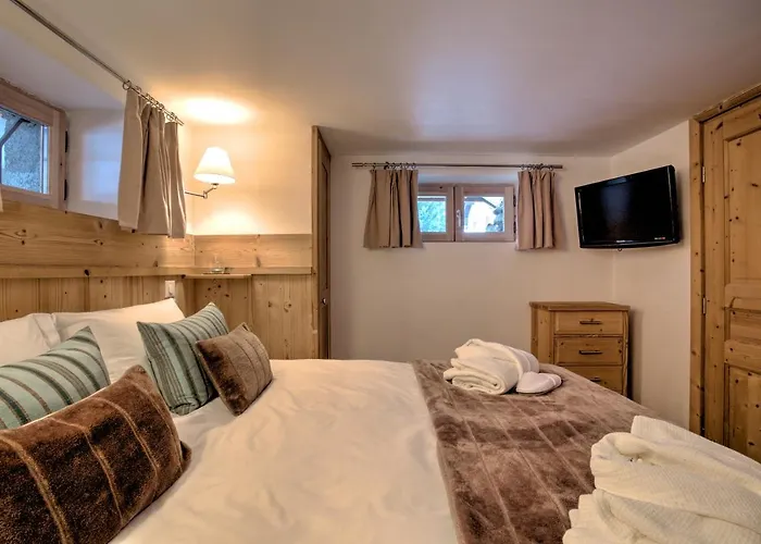 Cristalliers - 5 Bedroom Luxury In With Log Fire And Hot Tub Chalet *